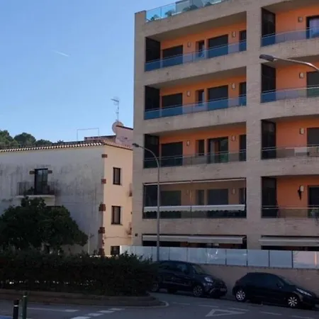 Equipped With Sea Views Apartman *